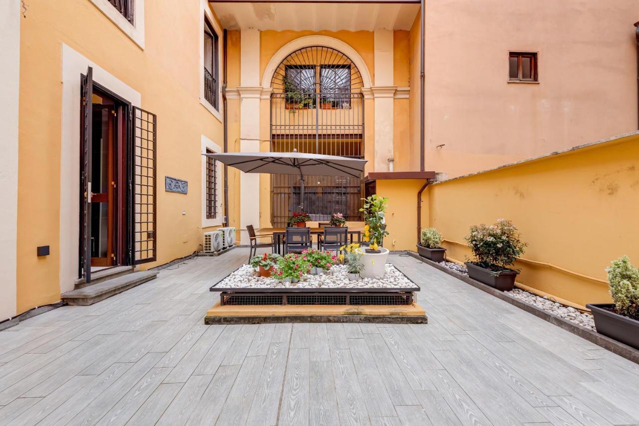 Spanish Garden — Photos 1